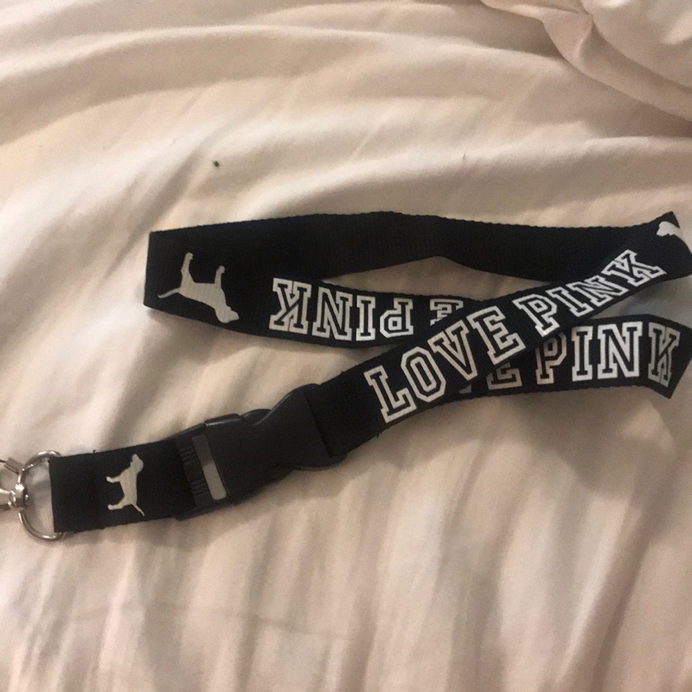 “Love pink” black/white lanyard